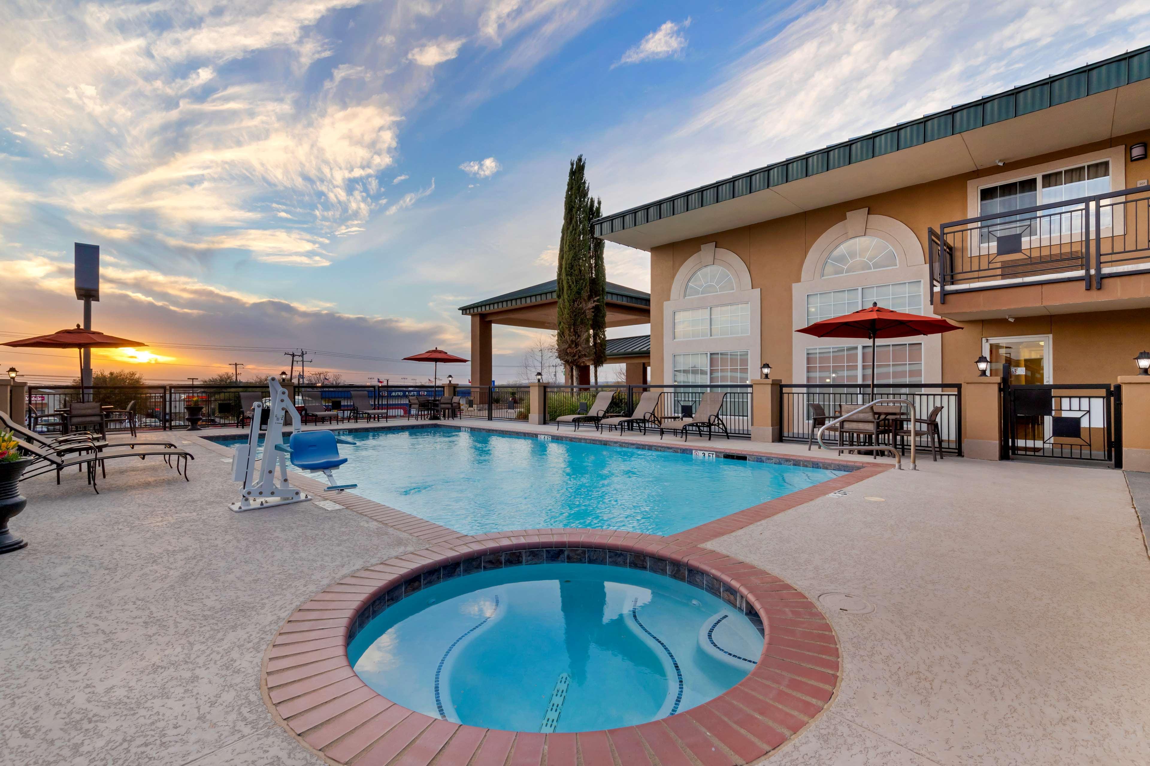 Best Western Marble Falls Inn Екстериор снимка